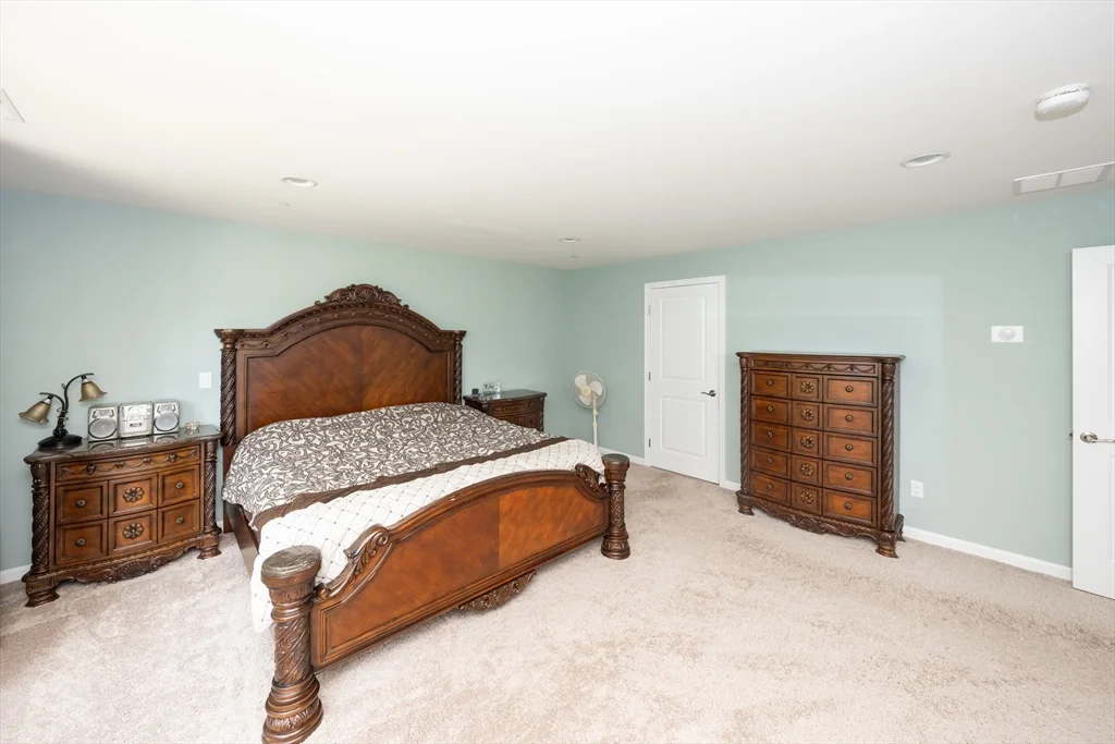 4 bed, 3 bath apartment for rent at 1 Warmstone Way Unit 1, Hopkinton — photo 26 of 42