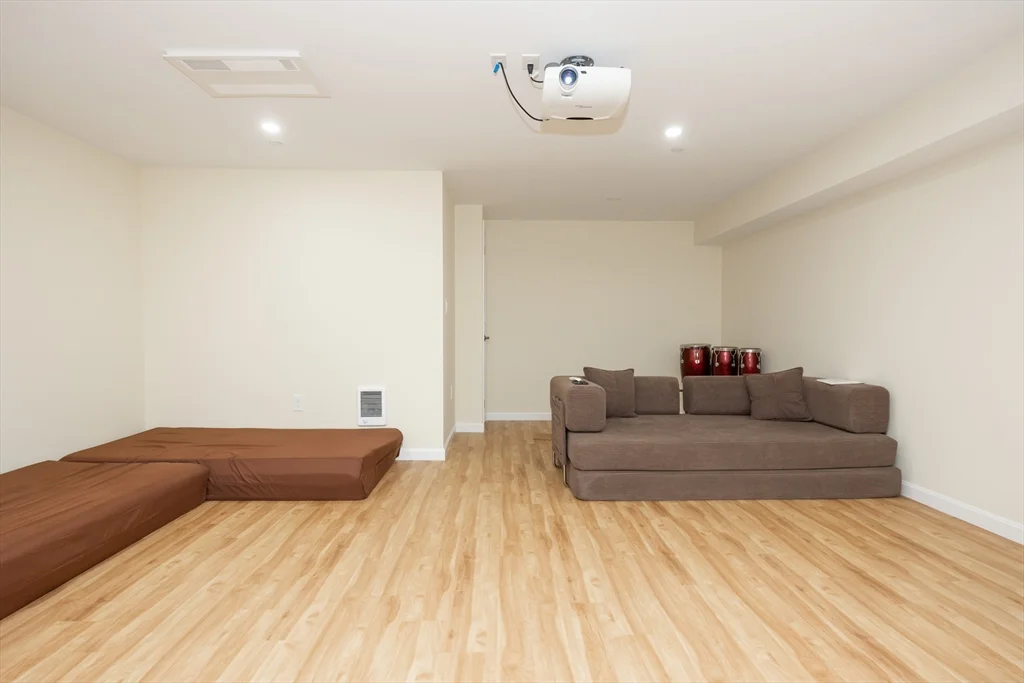 4 bed, 3 bath apartment for rent at 1 Warmstone Way Unit 1, Hopkinton — photo 19 of 42