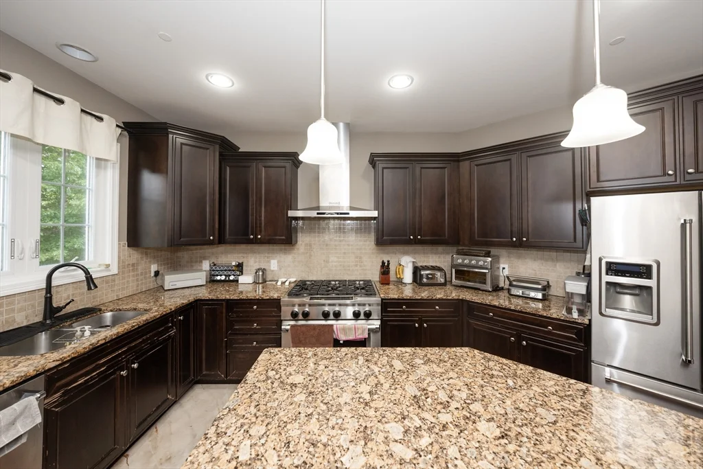 4 bed, 3 bath apartment for rent at 1 Warmstone Way Unit 1, Hopkinton — photo 11 of 42