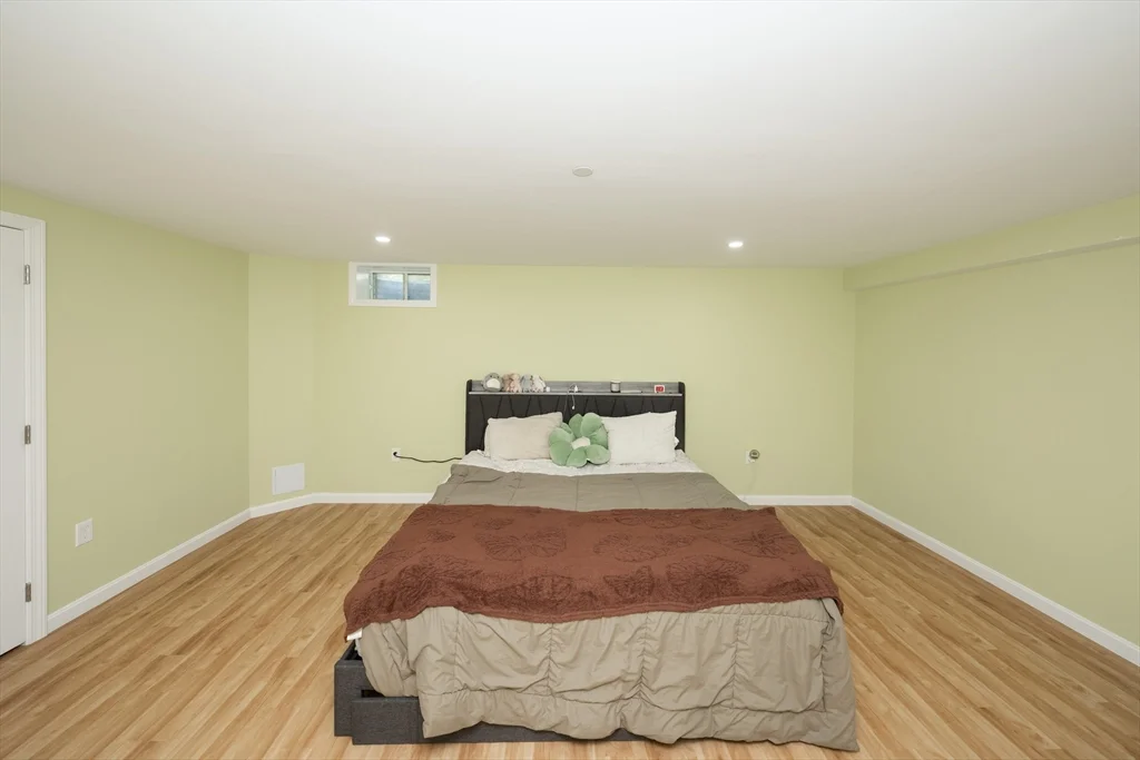 4 bed, 3 bath apartment for rent at 1 Warmstone Way Unit 1, Hopkinton — photo 39 of 42
