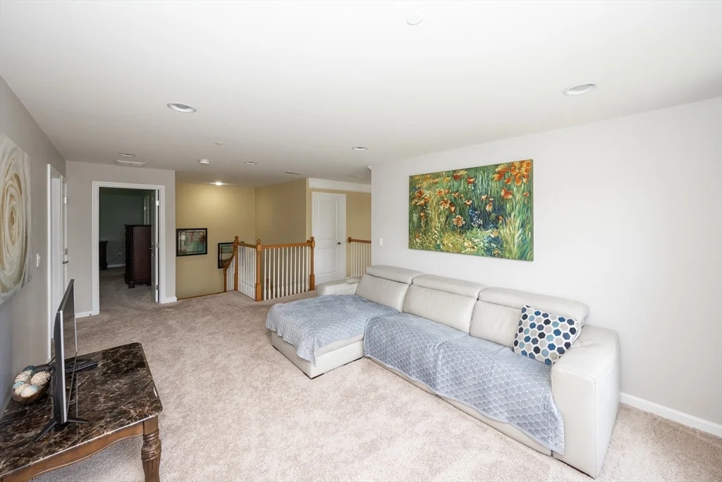 4 bed, 3 bath apartment for rent at 1 Warmstone Way Unit 1, Hopkinton — photo 36 of 42