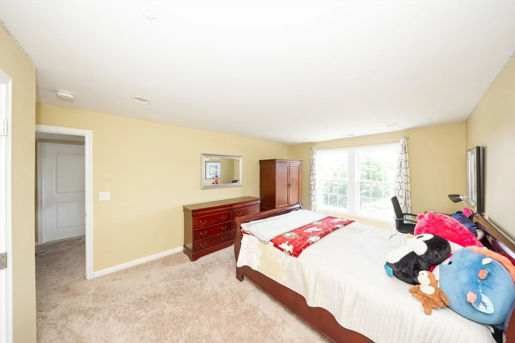 4 bed, 3 bath apartment for rent at 1 Warmstone Way Unit 1, Hopkinton — photo 23 of 42