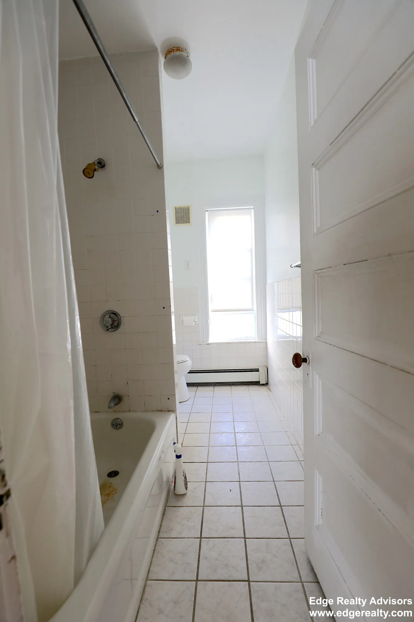 4 bed, 2 bath apartment for rent at 1 Washburn Ter Unit 3, Harvard Avenue — photo 6 of 9