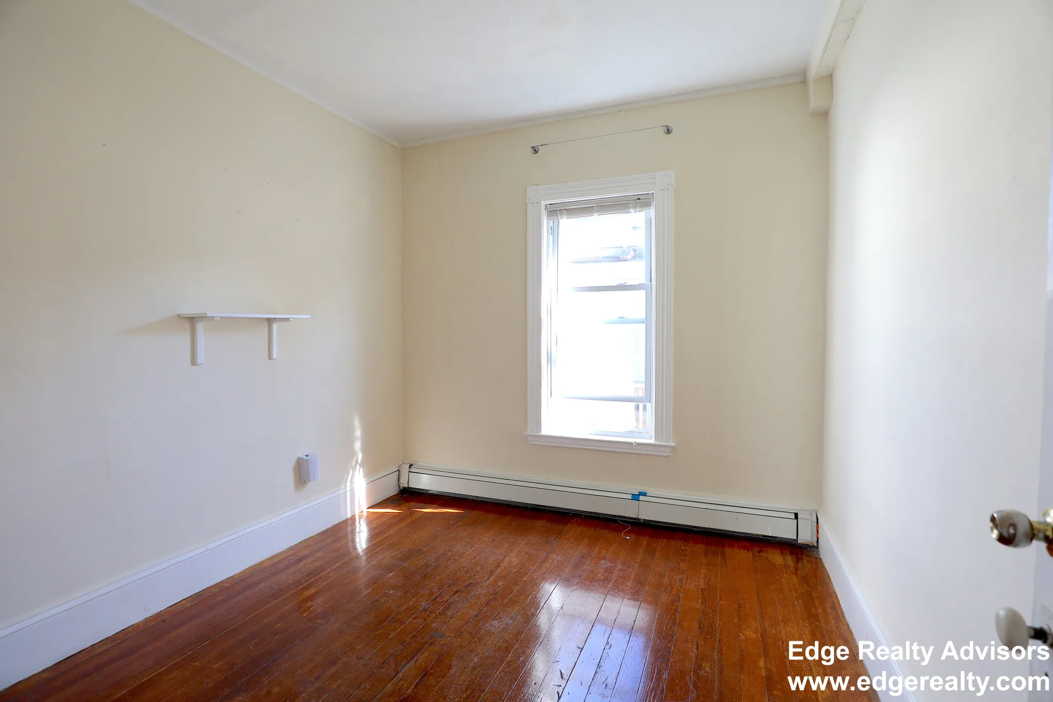 4 bed, 2 bath apartment for rent at 1 Washburn Ter Unit 3, Harvard Avenue — photo 5 of 9