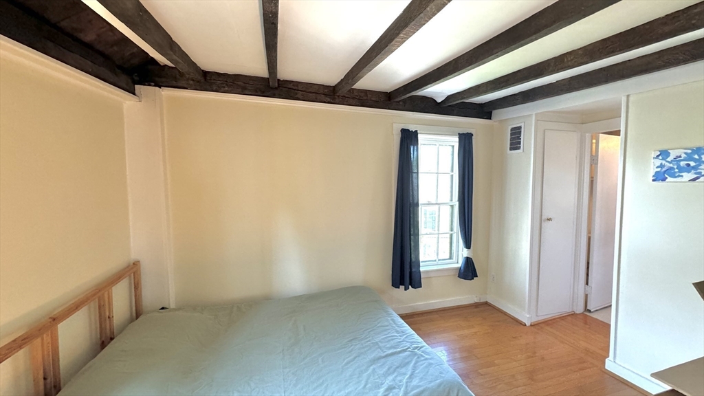 1 bed, 1 bath apartment for rent at 1 Washington St Unit 2, Marblehead — photo 4 of 6