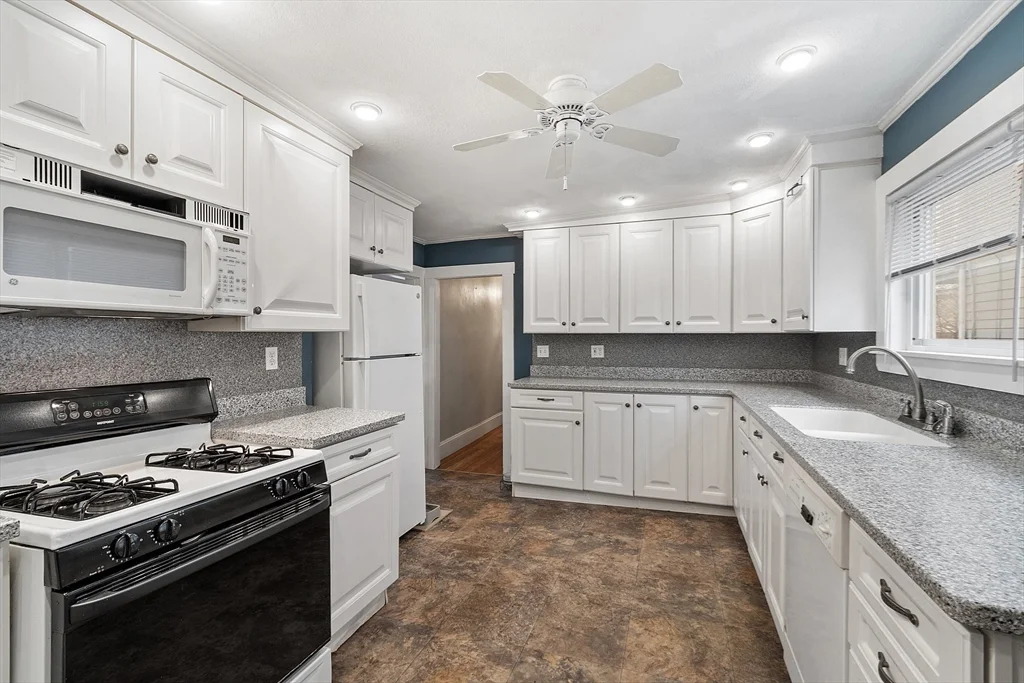 1 bed, 1 bath apartment for rent at 1 Wentworth Ter Unit 1, Malden — photo 4 of 19
