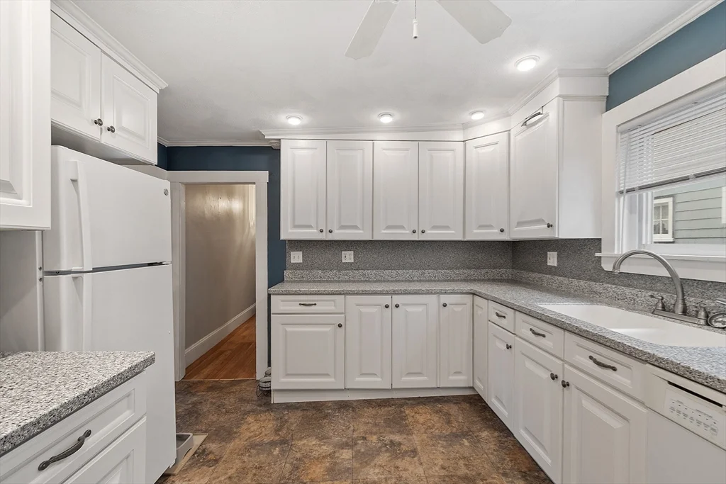 1 bed, 1 bath apartment for rent at 1 Wentworth Ter Unit 1, Malden — photo 5 of 19