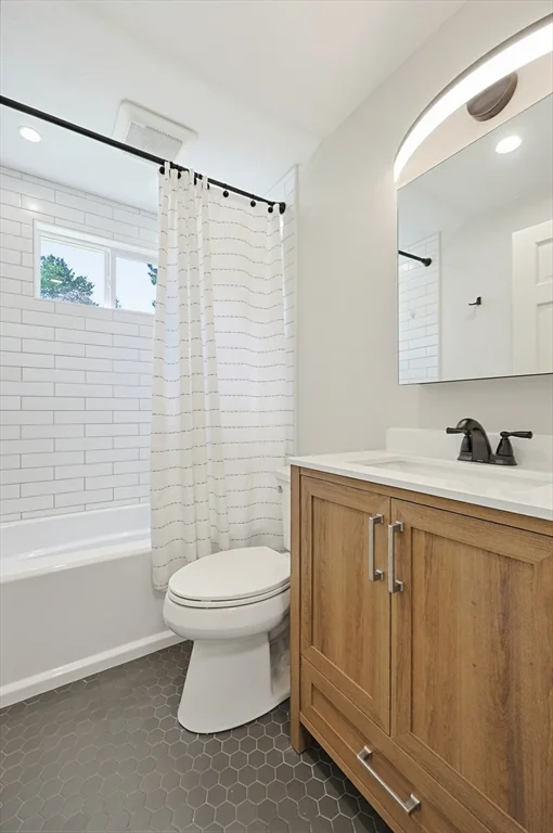 2 bed, 1 bath apartment for rent at 1 West Belcher Unit B, Foxboro — photo 27 of 33