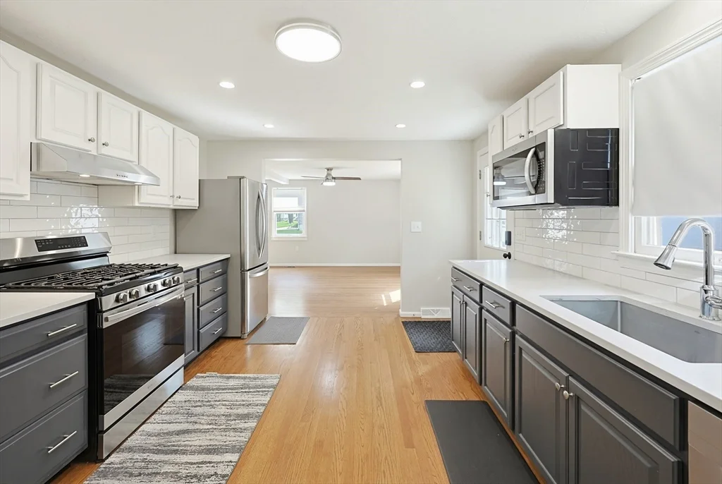 2 bed, 1 bath apartment for rent at 1 West Belcher Unit B, Foxboro — photo 16 of 33