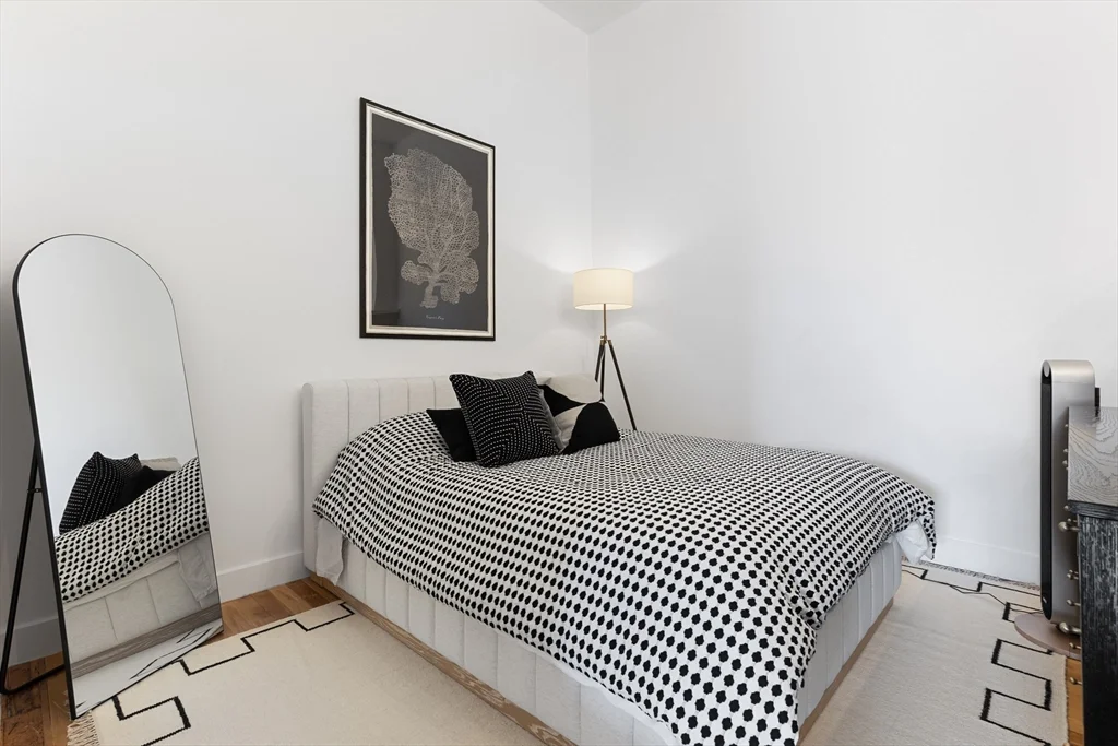 1 bed, 1 bath apartment for rent at 1 Westinghouse Plaza Unit 220, Hyde Park — photo 18 of 32