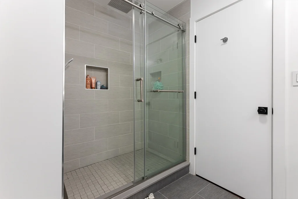 1 bed, 1 bath apartment for rent at 1 Westinghouse Plaza Unit 220, Hyde Park — photo 23 of 32
