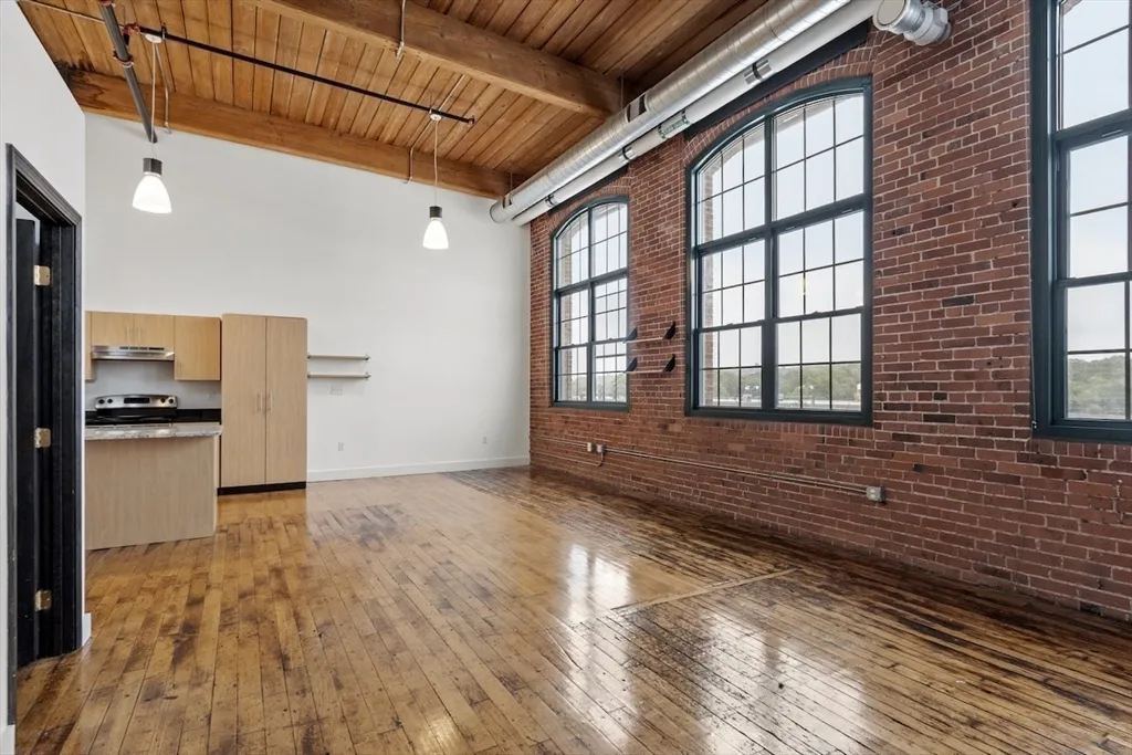 1 bed, 1 bath apartment for rent at 1 Westinghouse Plaza Unit C334, Hyde Park — photo 5 of 13