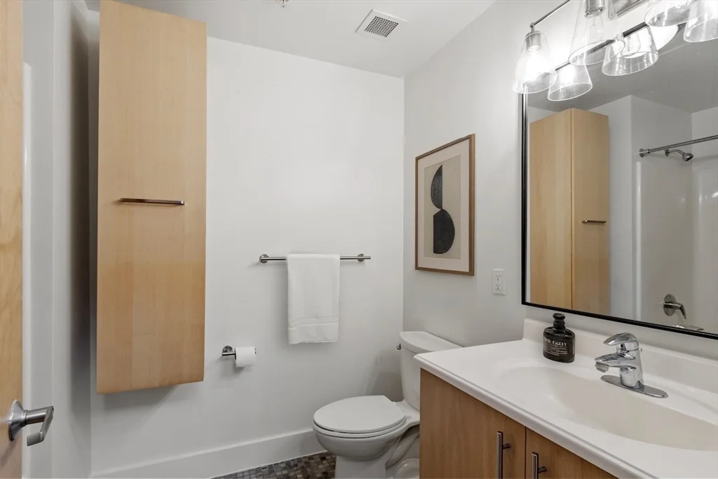 1 bed, 1 bath apartment for rent at 1 Westinghouse Plaza Unit C334, Hyde Park — photo 10 of 13