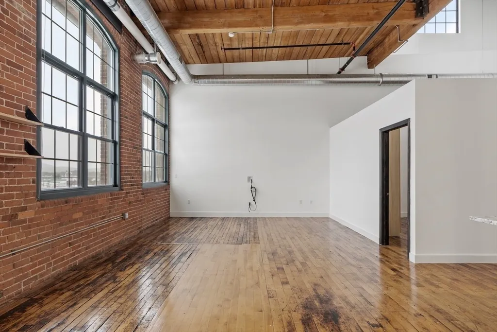 1 bed, 1 bath apartment for rent at 1 Westinghouse Plaza Unit C334, Hyde Park — photo 4 of 13