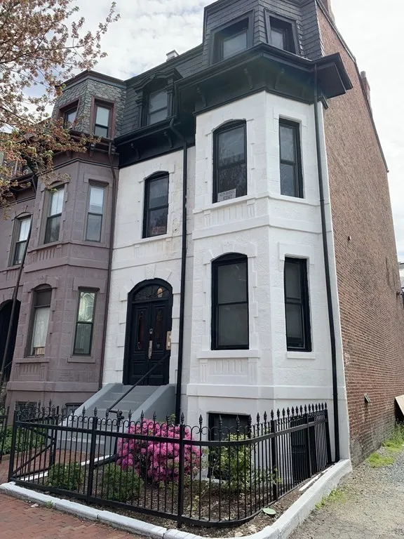 4 bed, 2 bath apartment for rent at 1 Wigglesworth St Unit 1, Mission Hill
