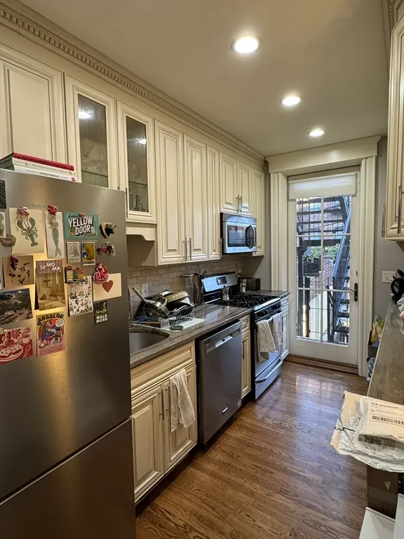 4 bed, 2 bath apartment for rent at 1 Wigglesworth St Unit 1, Mission Hill — photo 24 of 39