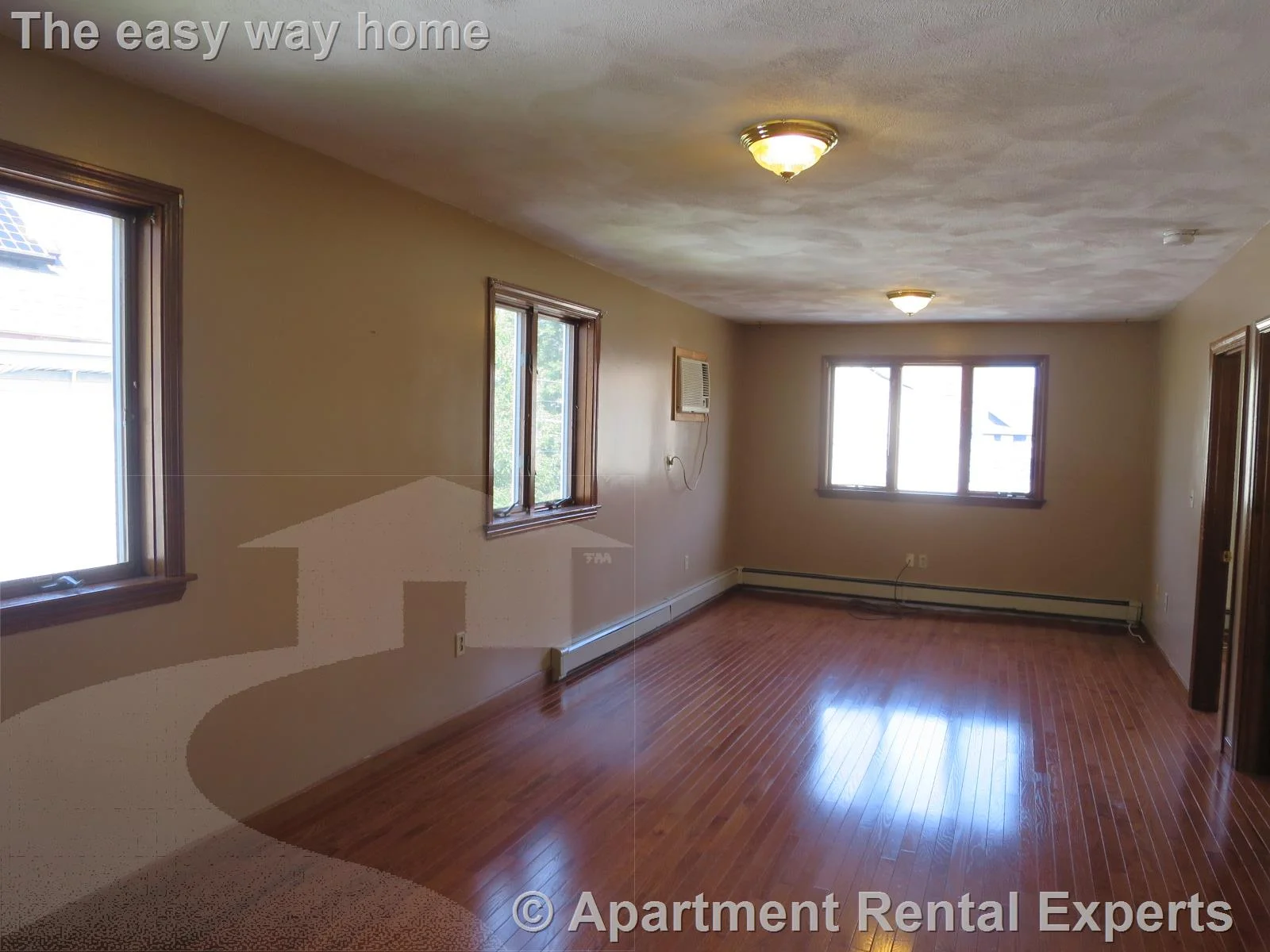 4 bed, 2 bath apartment for rent at 1 Winchester Pl Unit 2, Tufts — photo 4 of 20
