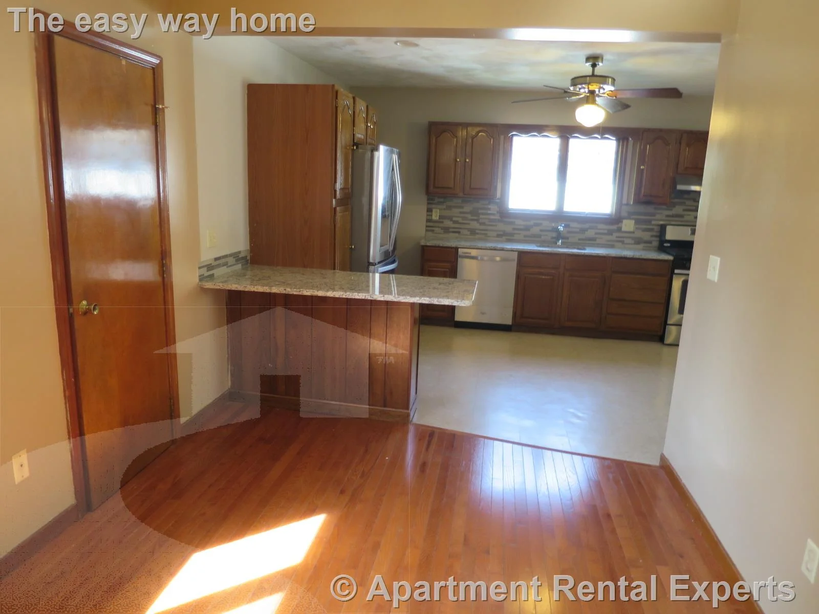 4 bed, 2 bath apartment for rent at 1 Winchester Pl Unit 2, Tufts — photo 2 of 20