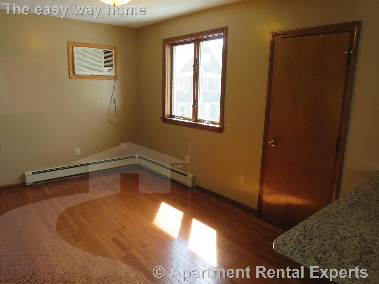4 bed, 2 bath apartment for rent at 1 Winchester Pl Unit 2, Tufts — photo 3 of 20