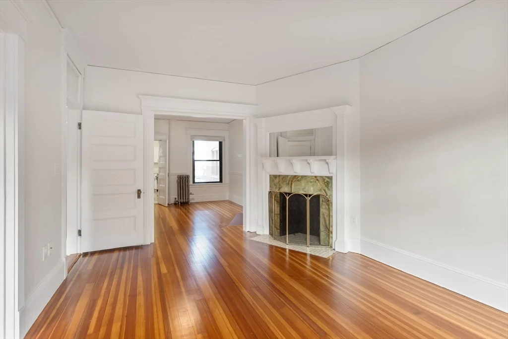 3 bed, 1 bath apartment for rent at 1 Winchester St Unit 401, Coolidge Corner — photo 2 of 11