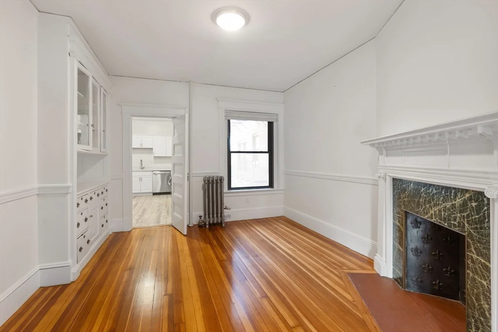 3 bed, 1 bath apartment for rent at 1 Winchester St Unit 401, Coolidge Corner — photo 5 of 11
