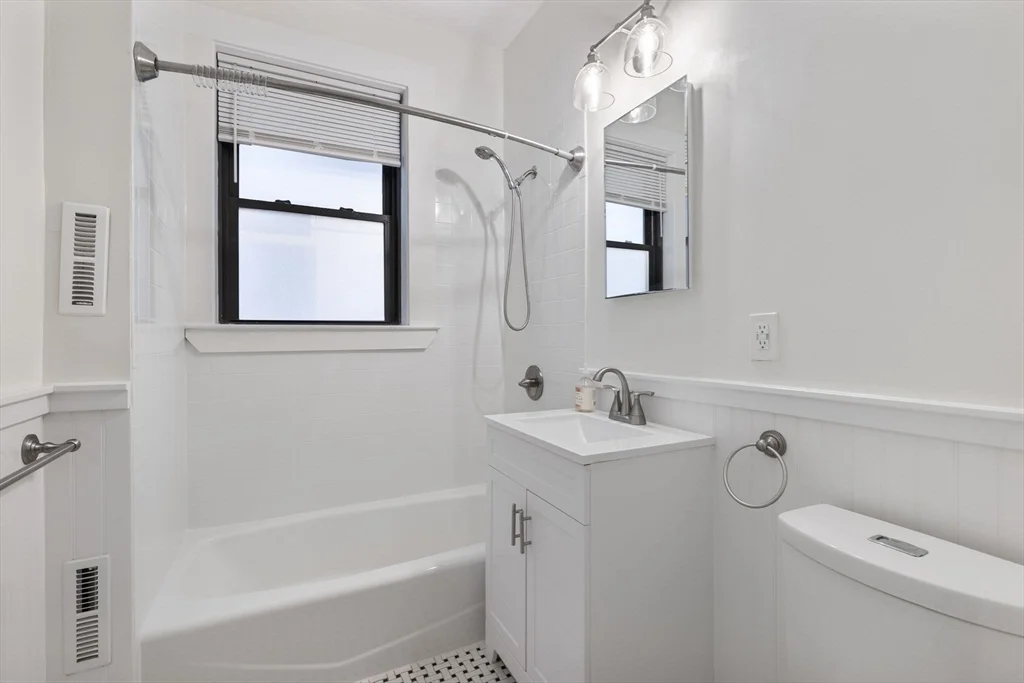 3 bed, 1 bath apartment for rent at 1 Winchester St Unit 401, Coolidge Corner — photo 9 of 11