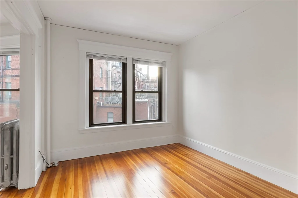 3 bed, 1 bath apartment for rent at 1 Winchester St Unit 401, Coolidge Corner — photo 6 of 11