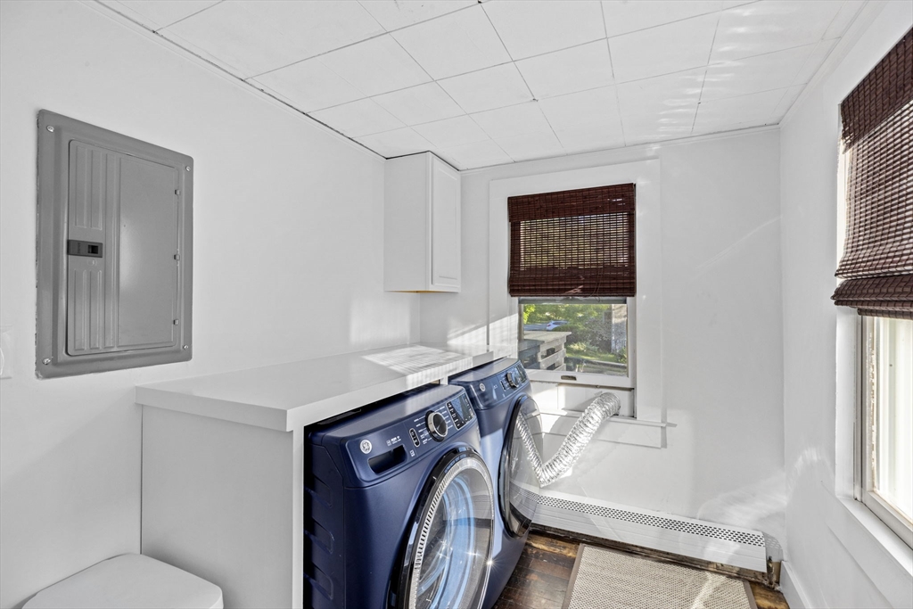 3 bed, 1 bath apartment for rent at 1 Winslow Ave, Scituate — photo 3 of 23