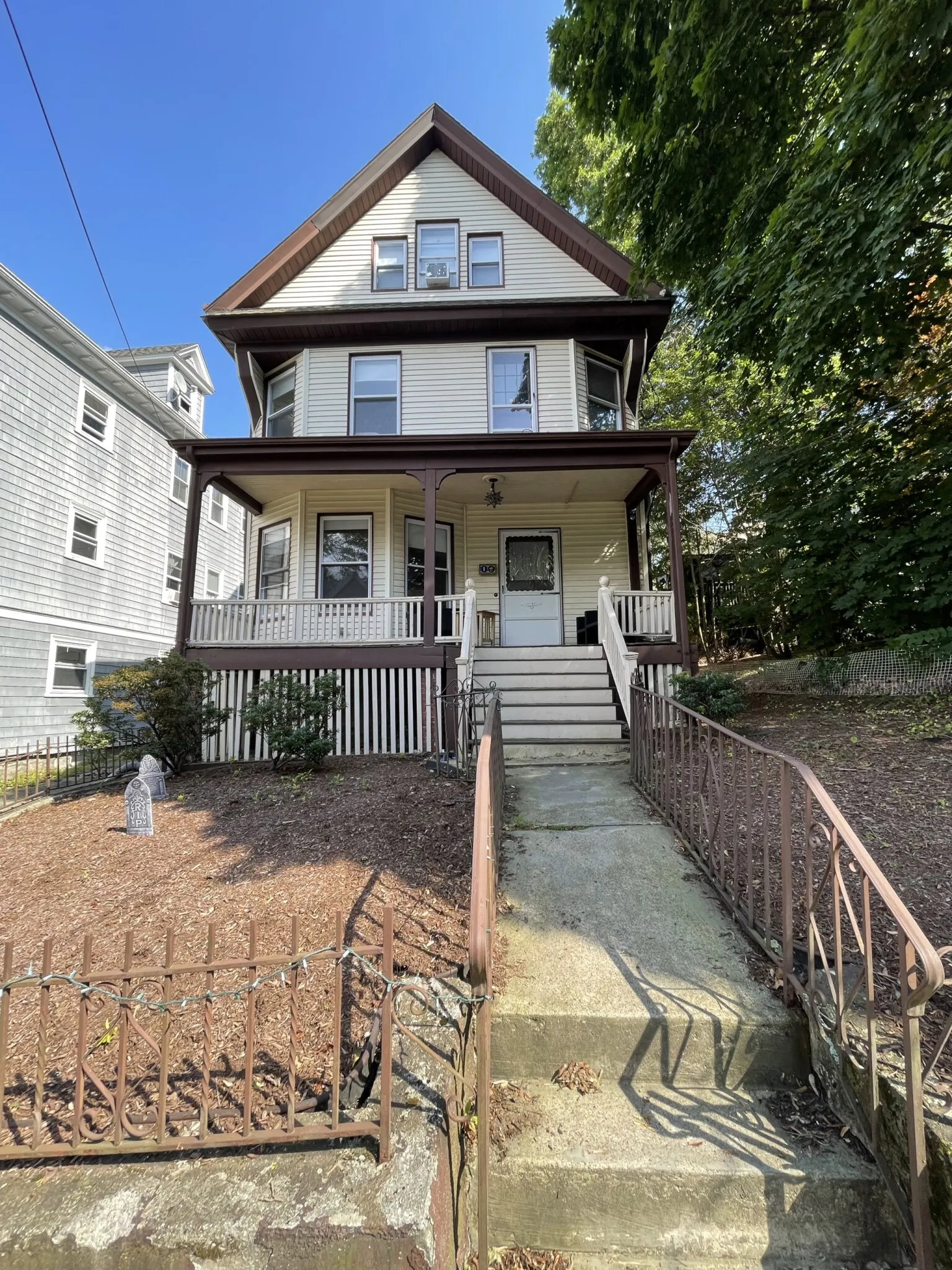 6 bed, 2.5 bath apartment for rent at 1 Woodstock Ave Unit 1, Brighton — photo 30 of 40