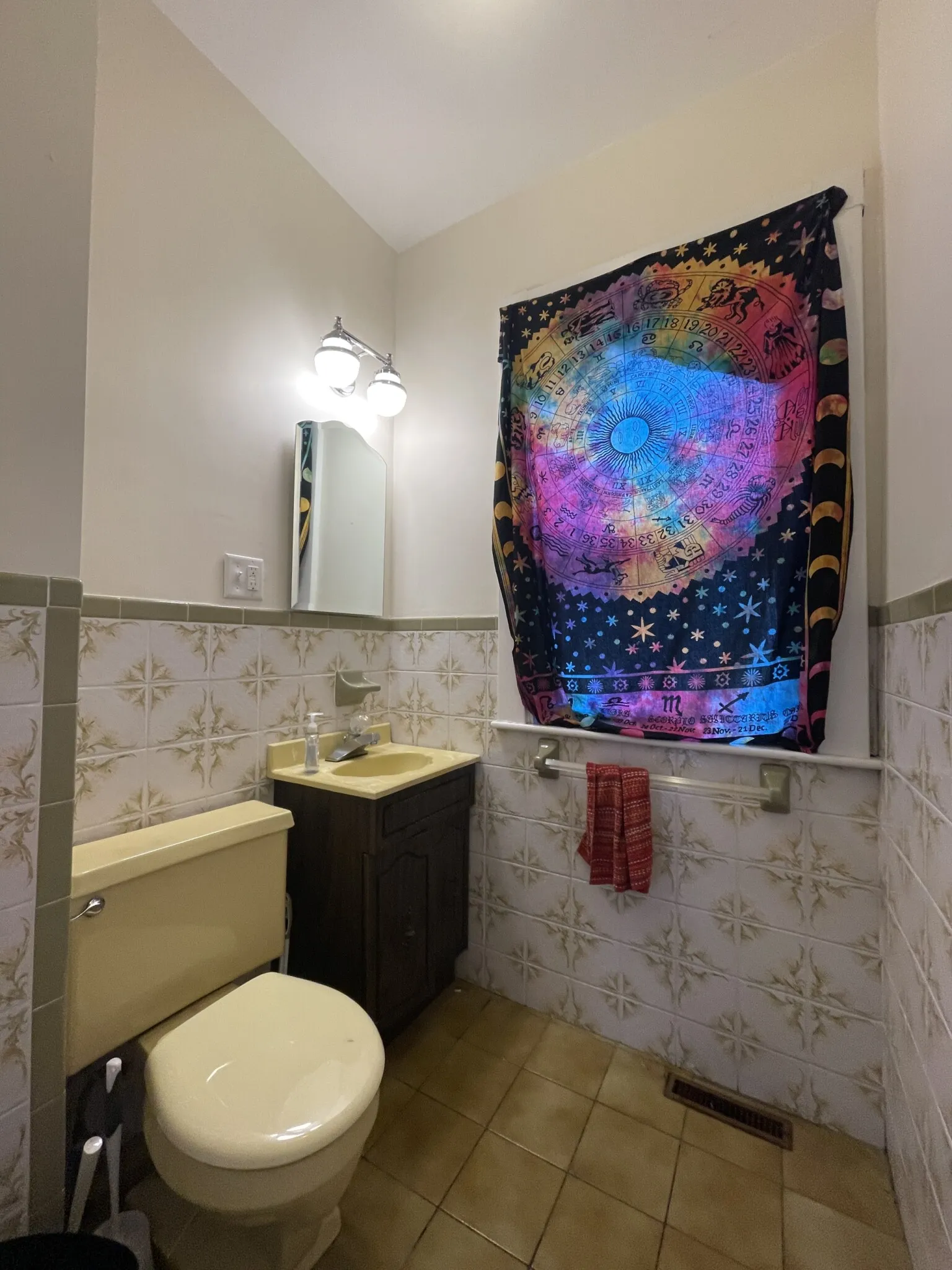 6 bed, 2.5 bath apartment for rent at 1 Woodstock Ave Unit 1, Brighton — photo 32 of 40
