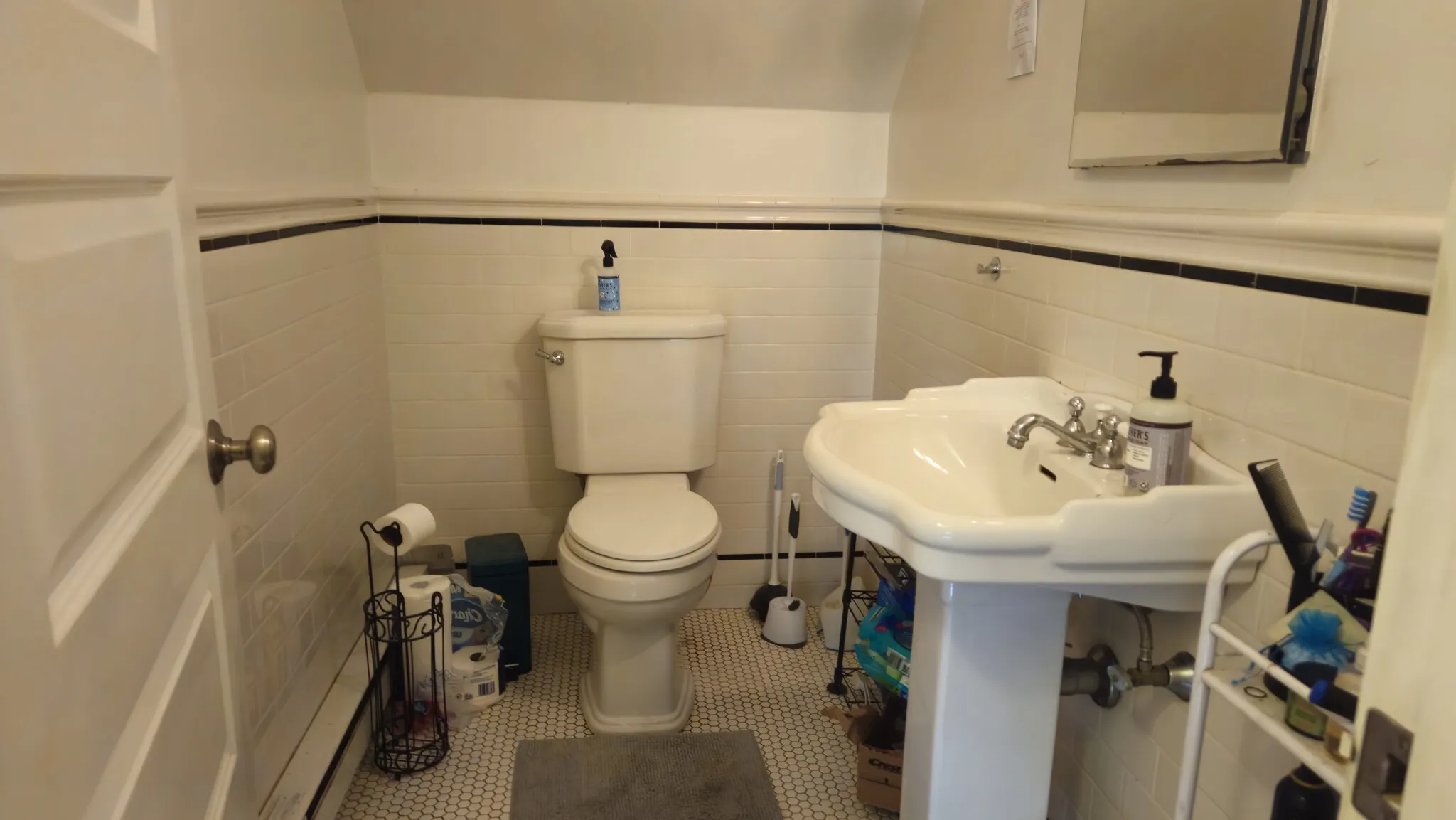6 bed, 2.5 bath apartment for rent at 1 Woodstock Ave Unit 1, Brighton — photo 21 of 40
