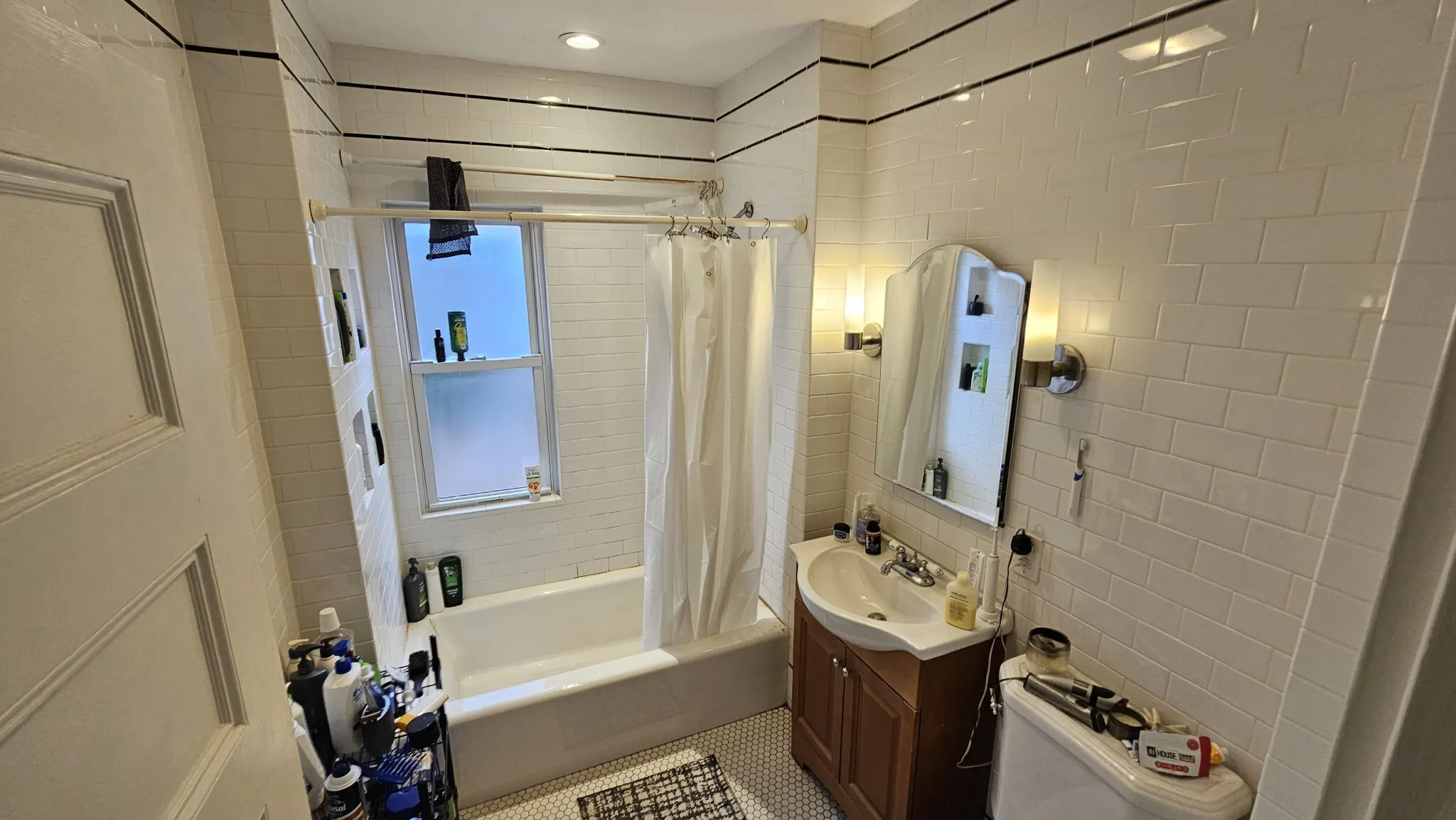 6 bed, 2.5 bath apartment for rent at 1 Woodstock Ave Unit 2, Brighton — photo 12 of 34