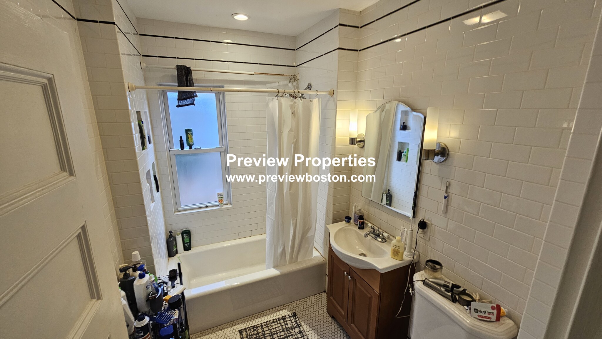 6 bed, 2.5 bath apartment for rent at 1 Woodstock Ave Unit P, Brighton — photo 3 of 21