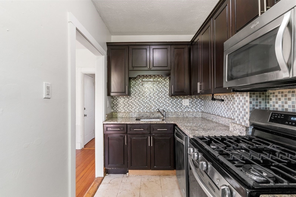 2 bed, 1 bath apartment for rent at 10-12 Bolster St Unit 3, Jamaica Plain — photo 4 of 17