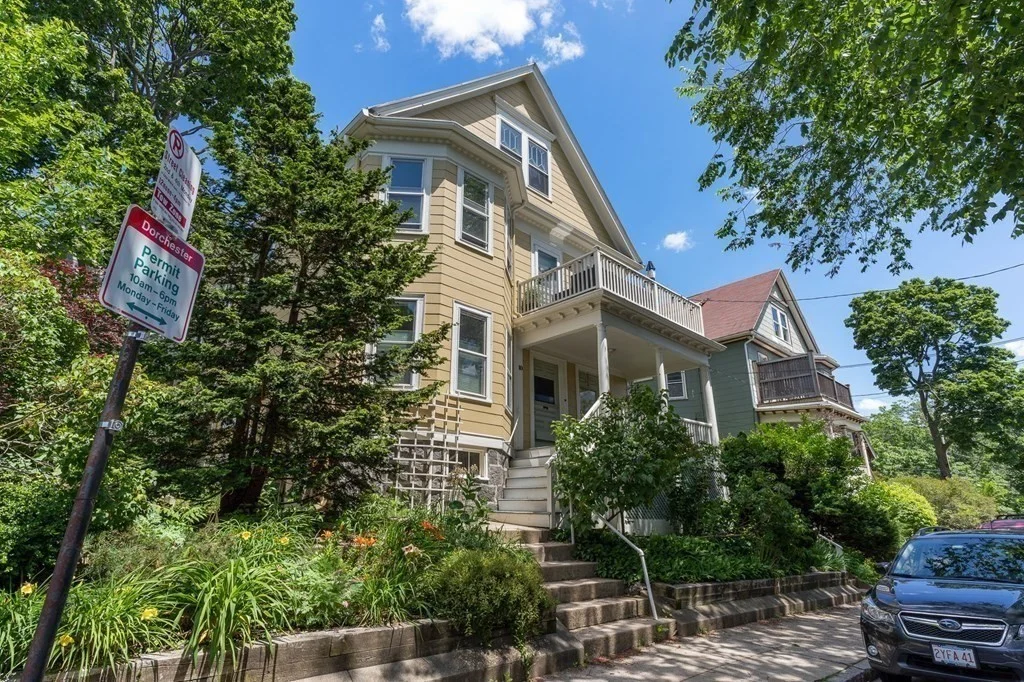 4 bed, 1 bath apartment for rent at 10-12 Castlerock Unit 2, Dorchester — photo 19 of 22
