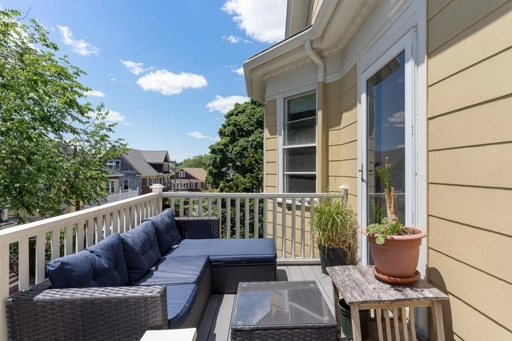 4 bed, 1 bath apartment for rent at 10-12 Castlerock Unit 2, Dorchester — photo 17 of 22
