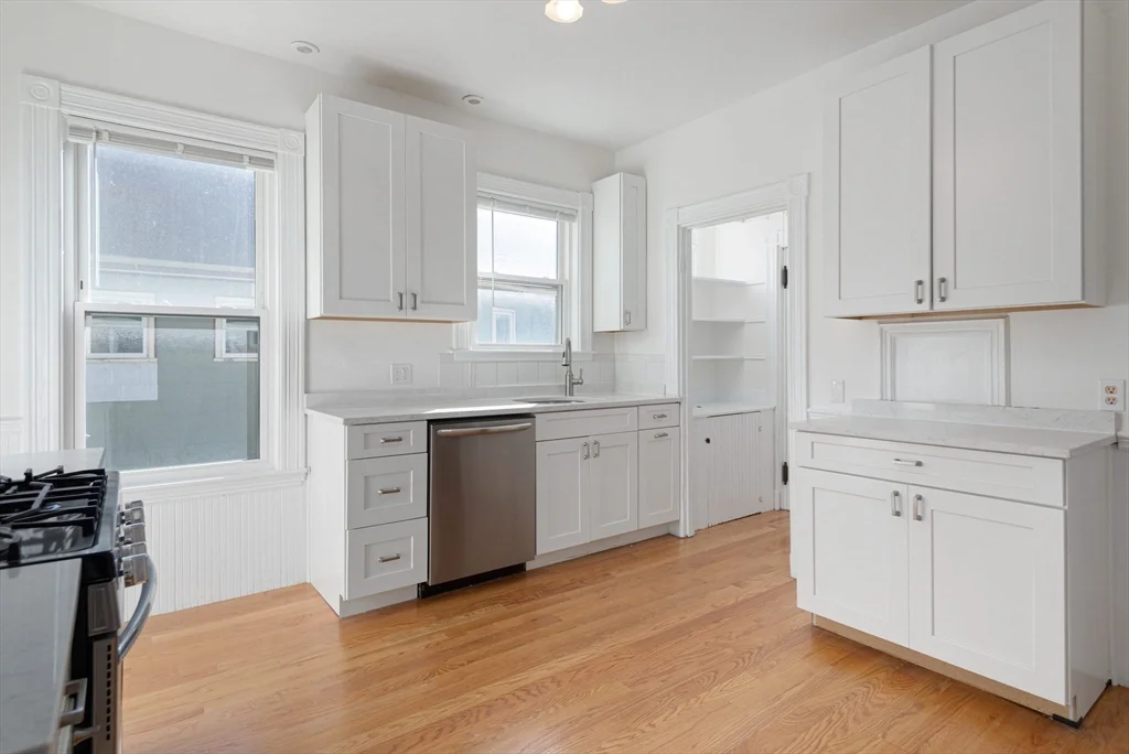 4 bed, 1 bath apartment for rent at 10-12 Castlerock Unit 2, Dorchester — photo 1 of 22