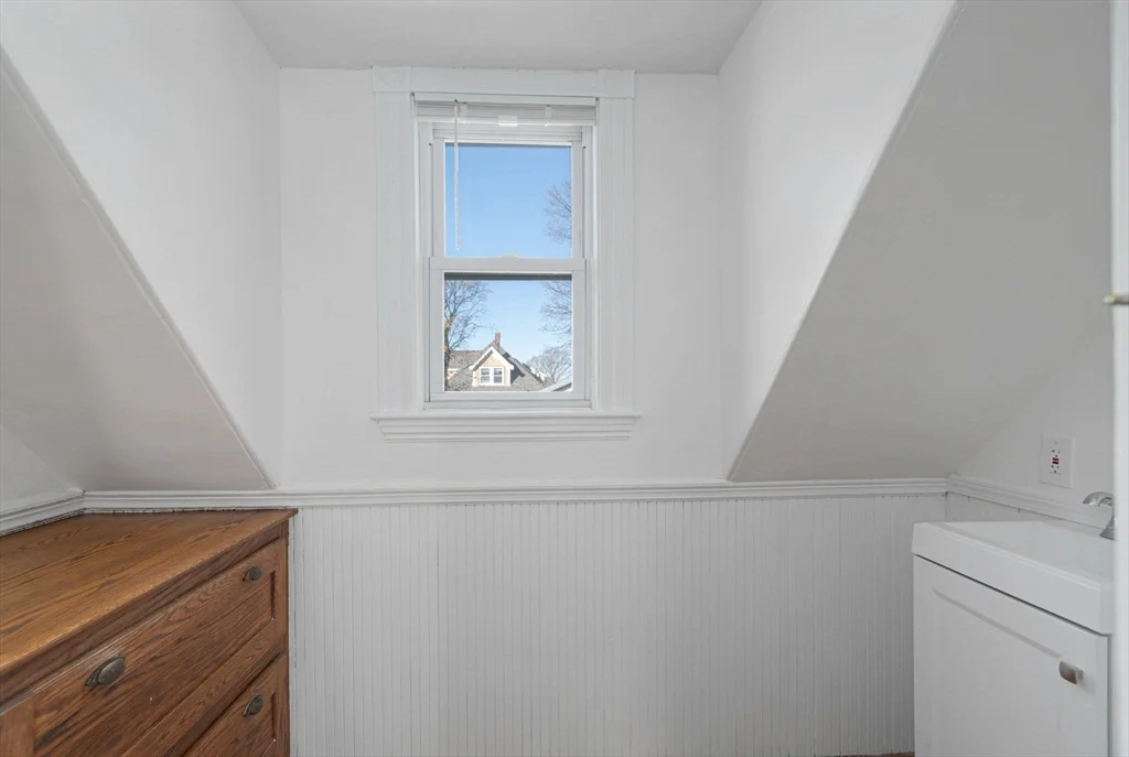4 bed, 1 bath apartment for rent at 10-12 Castlerock Unit 2, Dorchester — photo 13 of 22