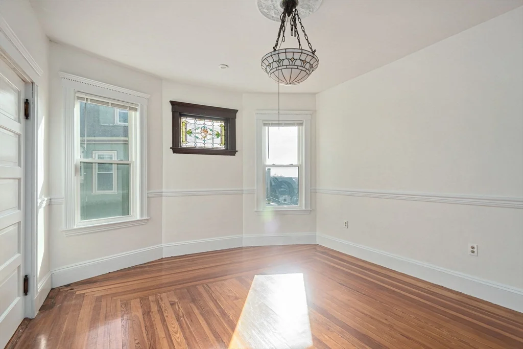 4 bed, 1 bath apartment for rent at 10-12 Castlerock Unit 2, Dorchester — photo 11 of 22