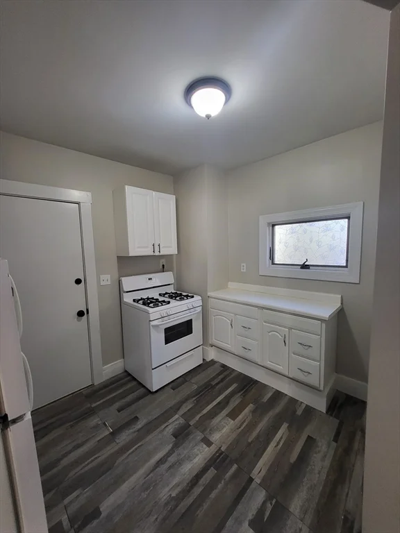 1 bed, 1 bath apartment for rent at 10-12 Charles Unit 1R, Winthrop — photo 3 of 12
