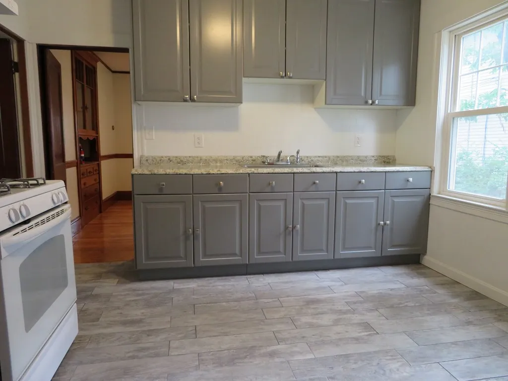 2 bed, 1 bath apartment for rent at 10-12 Fairlawn Rd Unit 1, Blue Hills — photo 3 of 12