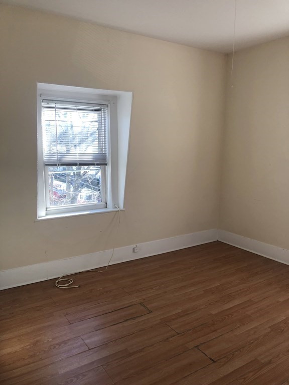 Studio bed, 1 bath apartment for rent at 10-12 Maple St Unit 7, Waltham — photo 3 of 10