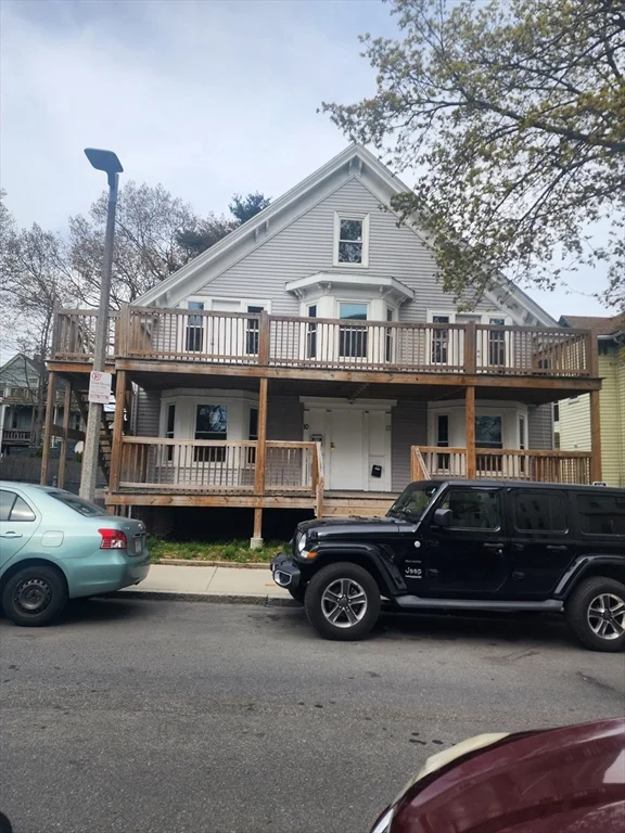 6 bed, 3 bath apartment for rent at 10-12 Michigan Unit 1, Dorchester