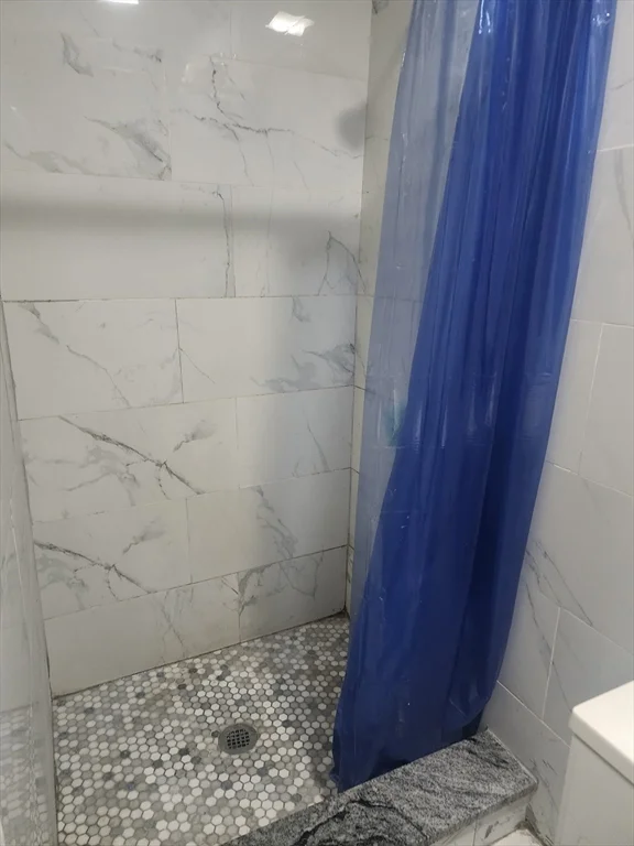 6 bed, 3 bath apartment for rent at 10-12 Michigan Unit 1, Dorchester — photo 6 of 7