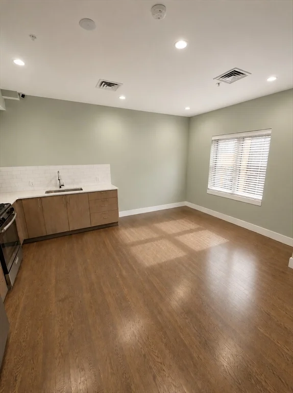 1 bed, 1 bath apartment for rent at 10-12 Tafthill Park Unit 5, Roslindale — photo 2 of 18