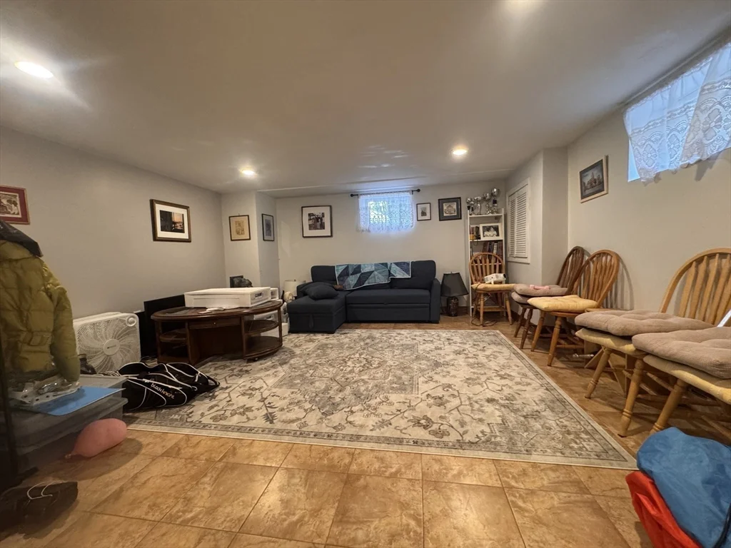 4 bed, 2 bath apartment for rent at 10-12 Webster St Unit 1, Winchester — photo 14 of 31