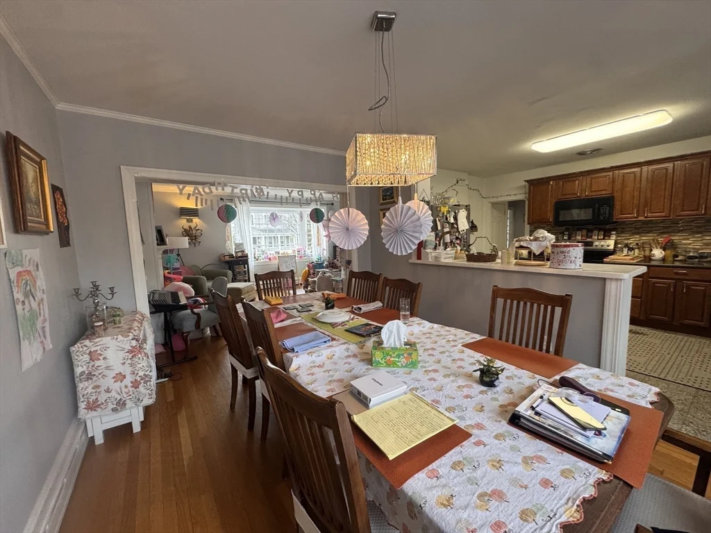 4 bed, 2 bath apartment for rent at 10-12 Webster St Unit 1, Winchester — photo 5 of 31