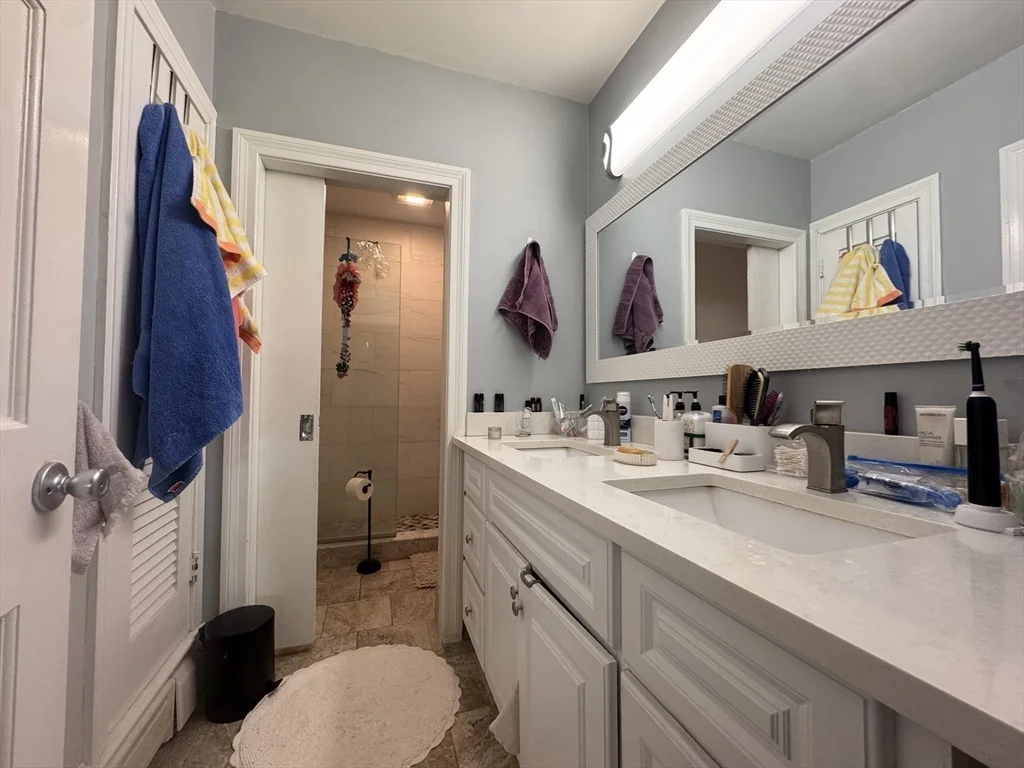 4 bed, 2 bath apartment for rent at 10-12 Webster St Unit 1, Winchester — photo 11 of 31