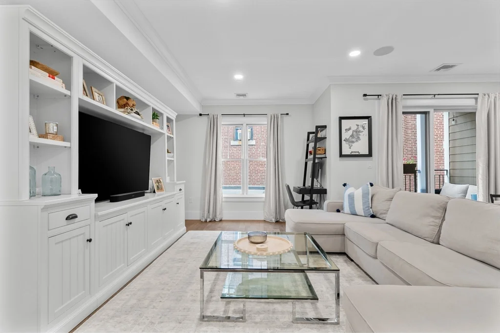 2 bed, 2 bath apartment for rent at 10-14 Sydney St Unit 3, Dorchester — photo 4 of 16
