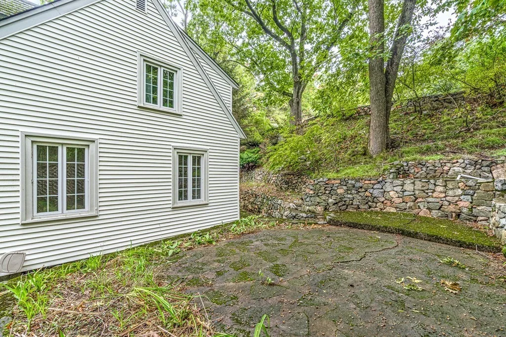 3 bed, 2 bath apartment for rent at 10 A Chesterford Rd East, Winchester — photo 38 of 42